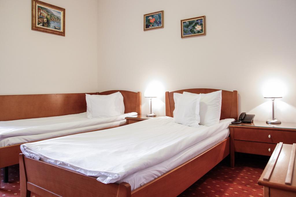 Hotel Hermes Alba Iulia Exterior foto